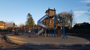 Fortgeschrittene Arbeiten am Spielplatz für die Stadt Köln