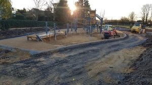 Fortgeschrittene Arbeiten am Spielplatz für die Stadt Köln
