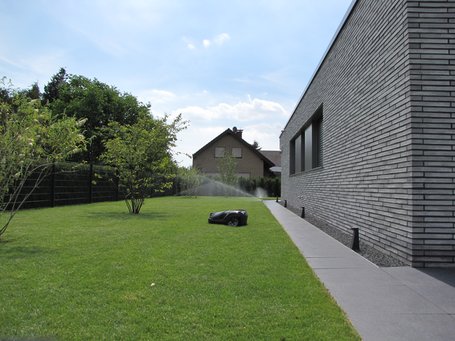 Bewässerungsanlage und Mähroboter