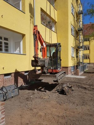 Baum- und Pflanzarbeiten auf der Baustelle Köln Ehrenfeld (